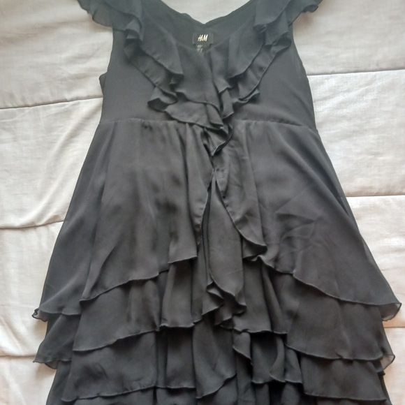 H&M Black dress, Size 6 - Picture 2 of 9